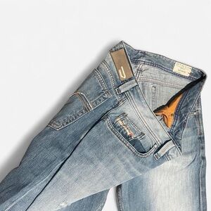 Diesel Archival Denim Light wash jeans with a distressed 33x32